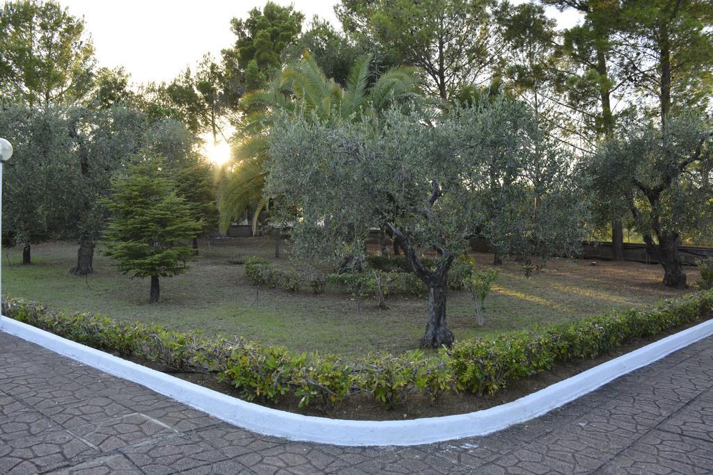 Villa Il Carrubo - Basilicata بيستيشي المظهر الخارجي الصورة