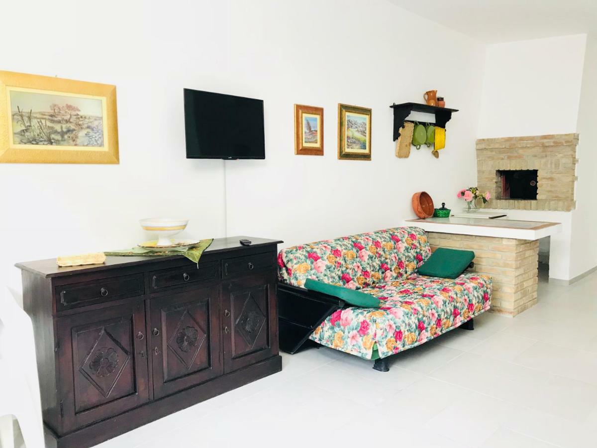 Villa Il Carrubo - Basilicata بيستيشي المظهر الخارجي الصورة